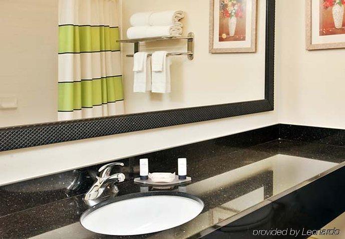 Comfort Inn & Suites Texas City Room photo